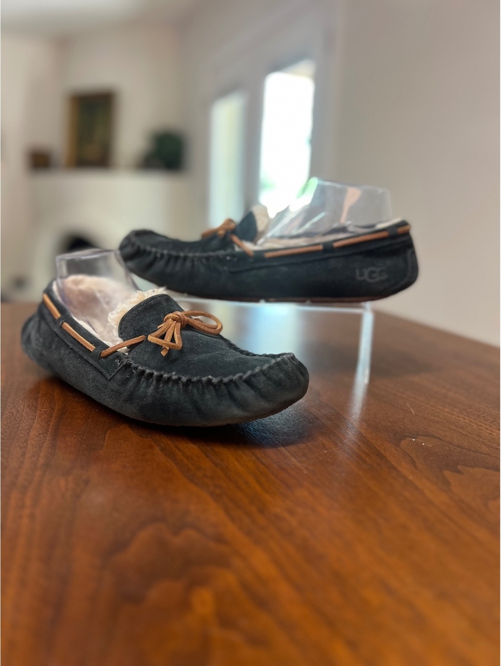 UGG Men’s Dakota Black Suede Moccasin Slippers Size 11